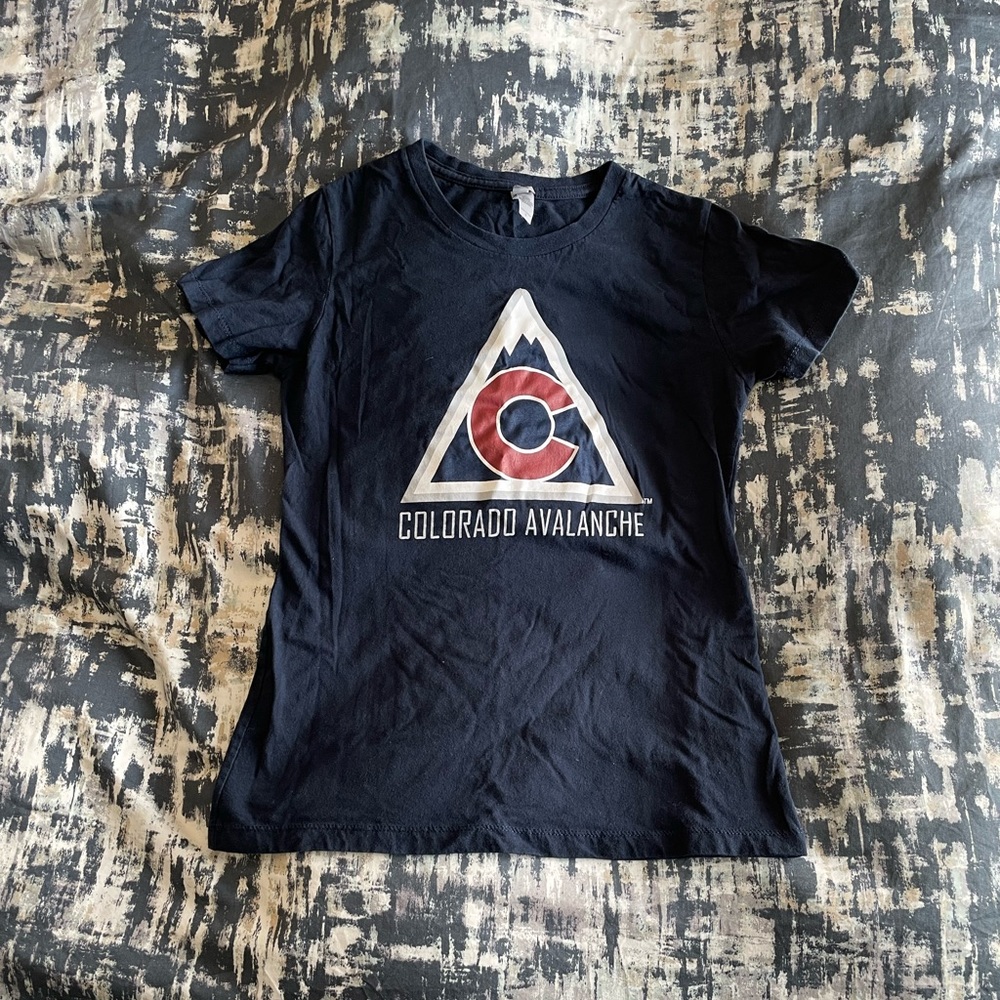 Colorado Avalanche Third Jersey S T-Shirt - *FITS LIKE XS - Good Conditi…